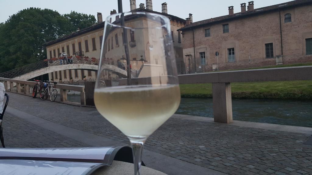 Borgo Archinto Lejlighed Robecco sul Naviglio Eksteriør billede